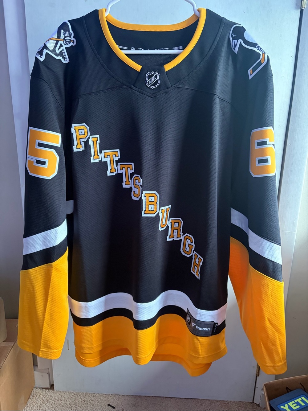 Fanatics Black and Gold NHL Hockey Jersey xl